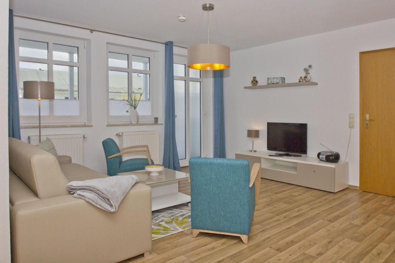 Ferienwohnung Mit Balkon, Gratis Nutzung Vom Ahoi Erlebnisbad Und Sauna In Sellin - Haus Strandeck Fewo 07 Гьорен Екстериор снимка